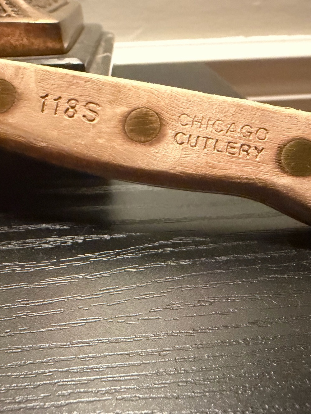 Vintage Chicago Cutlery 118S Offset Serrated Bagel Bread Knife Walnut Handle USA